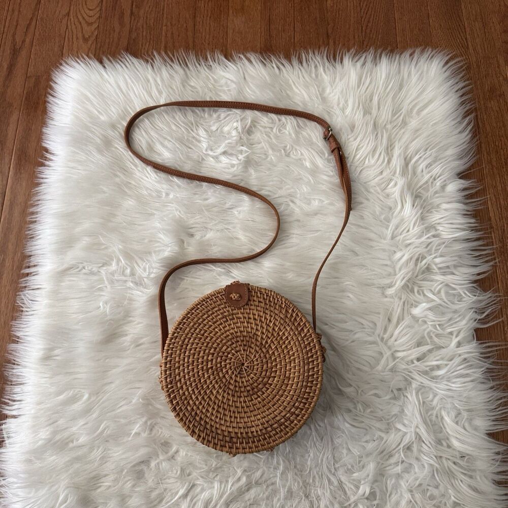 Round Rattan Wicker Woven Purse Crossbody Floral Lined Boho Cottage Core 8x3 Bag - Picture 6 of 11